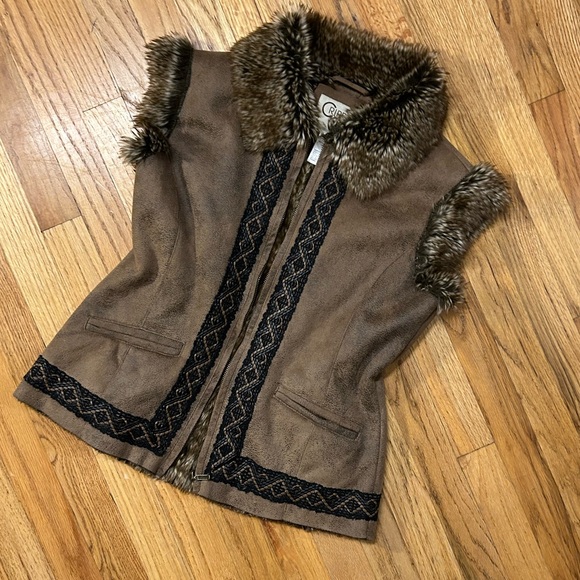 Vintage Cripple Creek brown winter fur trim embroidered winter vest Medium - Picture 2 of 15